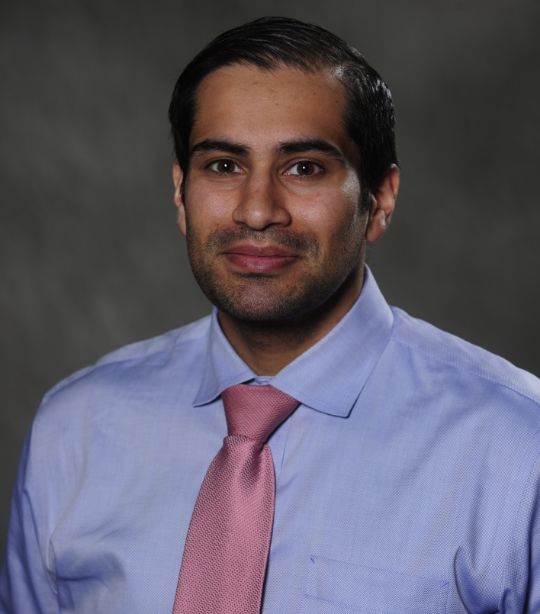 Akhil Khosla headshot