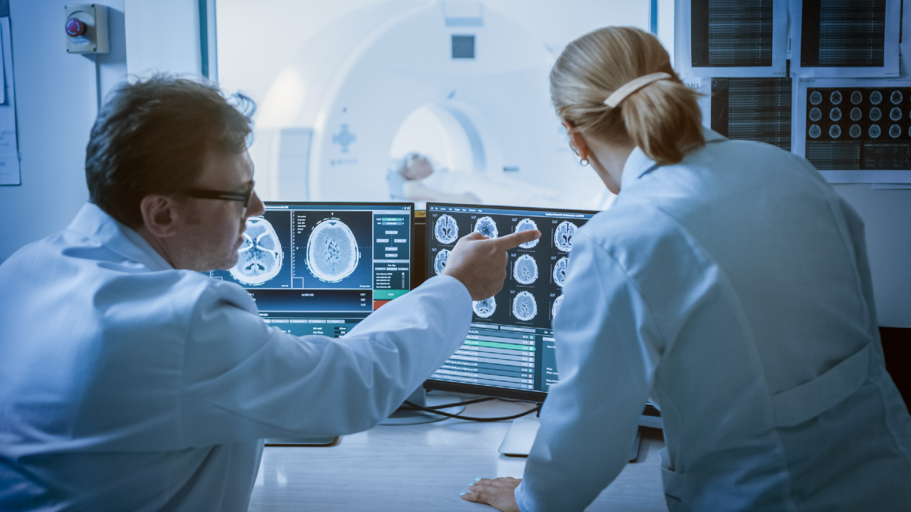 Radiologists analyzing during pandemic