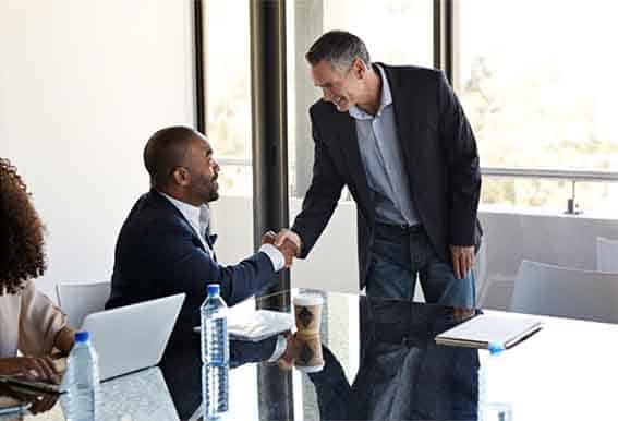 Two men shaking each others hand